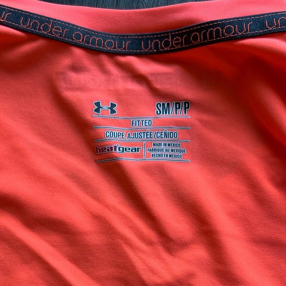 Under Armour fitted tshirt - small - Picture 2 of 4